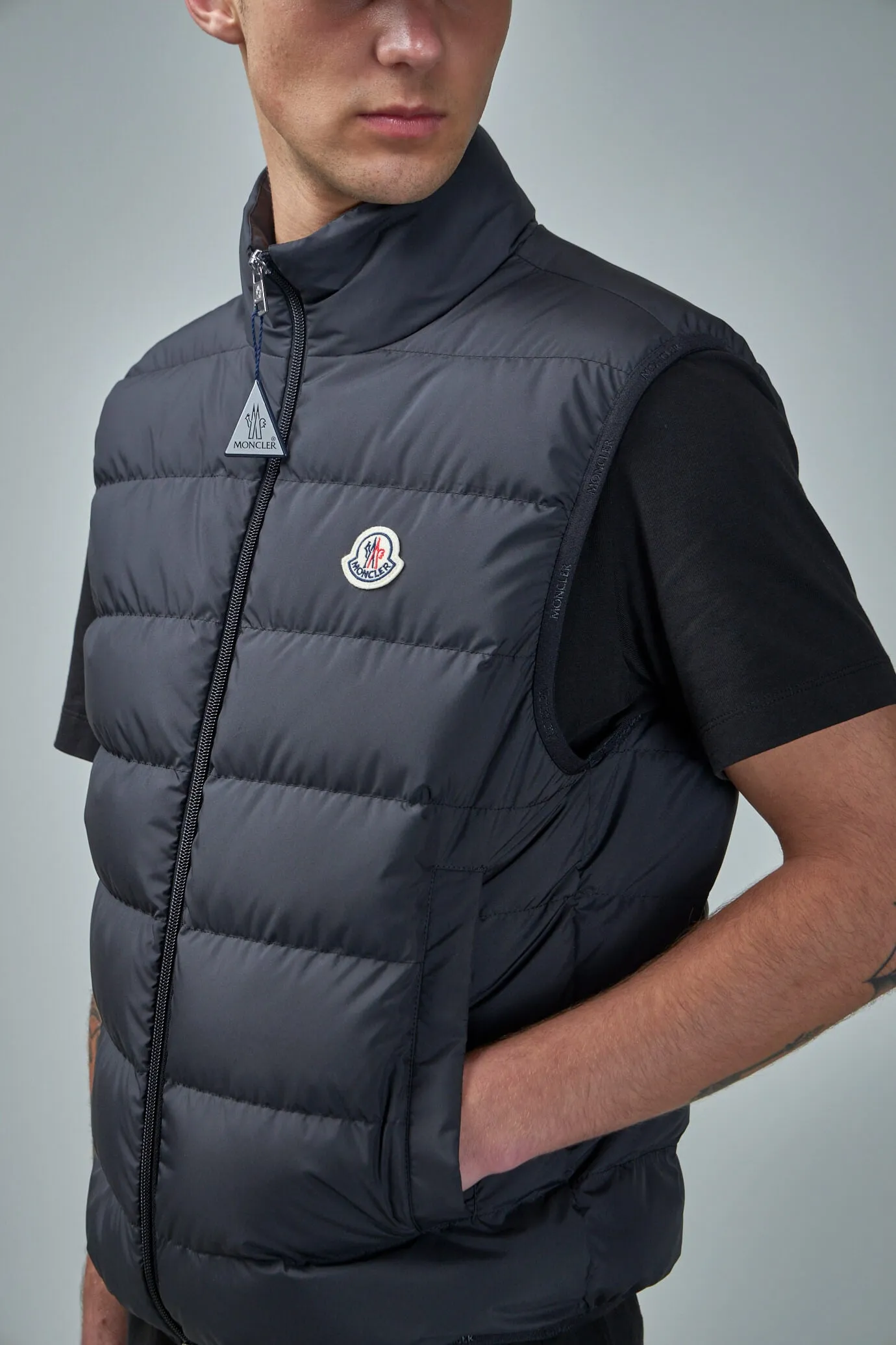 Contrin Vest