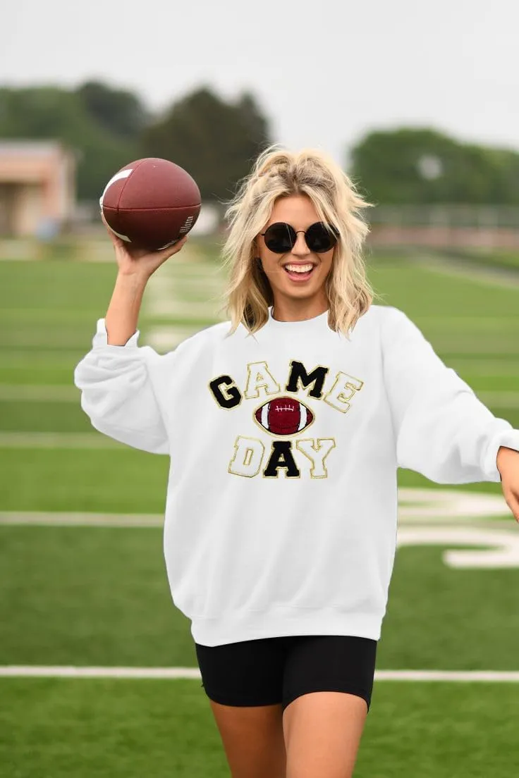 FLOYU Women Sunday Funday Sweatshirt Cute Football Graphic Pullover Game Day Weekend Tops Casual Football Season Shirt