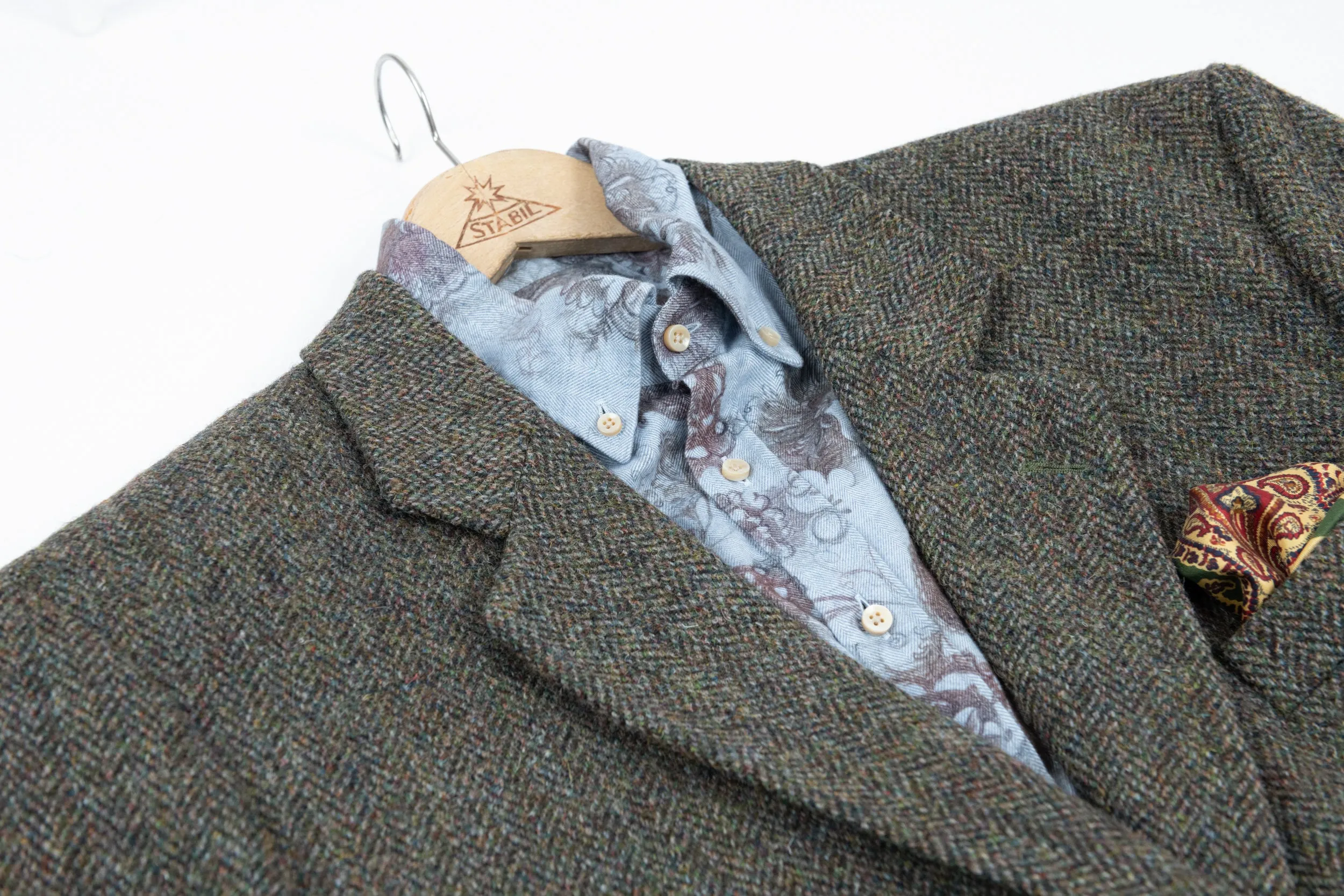 Harris Tweed Herringbone Dark Khaki Green 2 Button Blazer, US 44R, EU 54