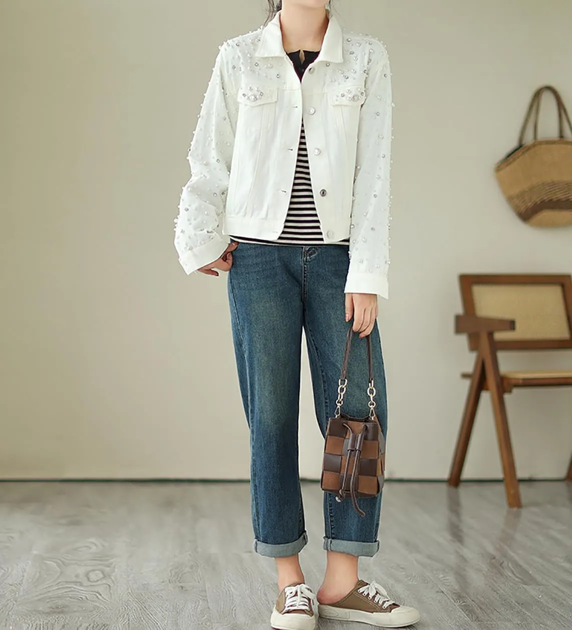 Women's Fashion Diamonds Beaded Denim Jacket Long Sleeve Slim Western Jean Jacket Coat with Flap Pockets
