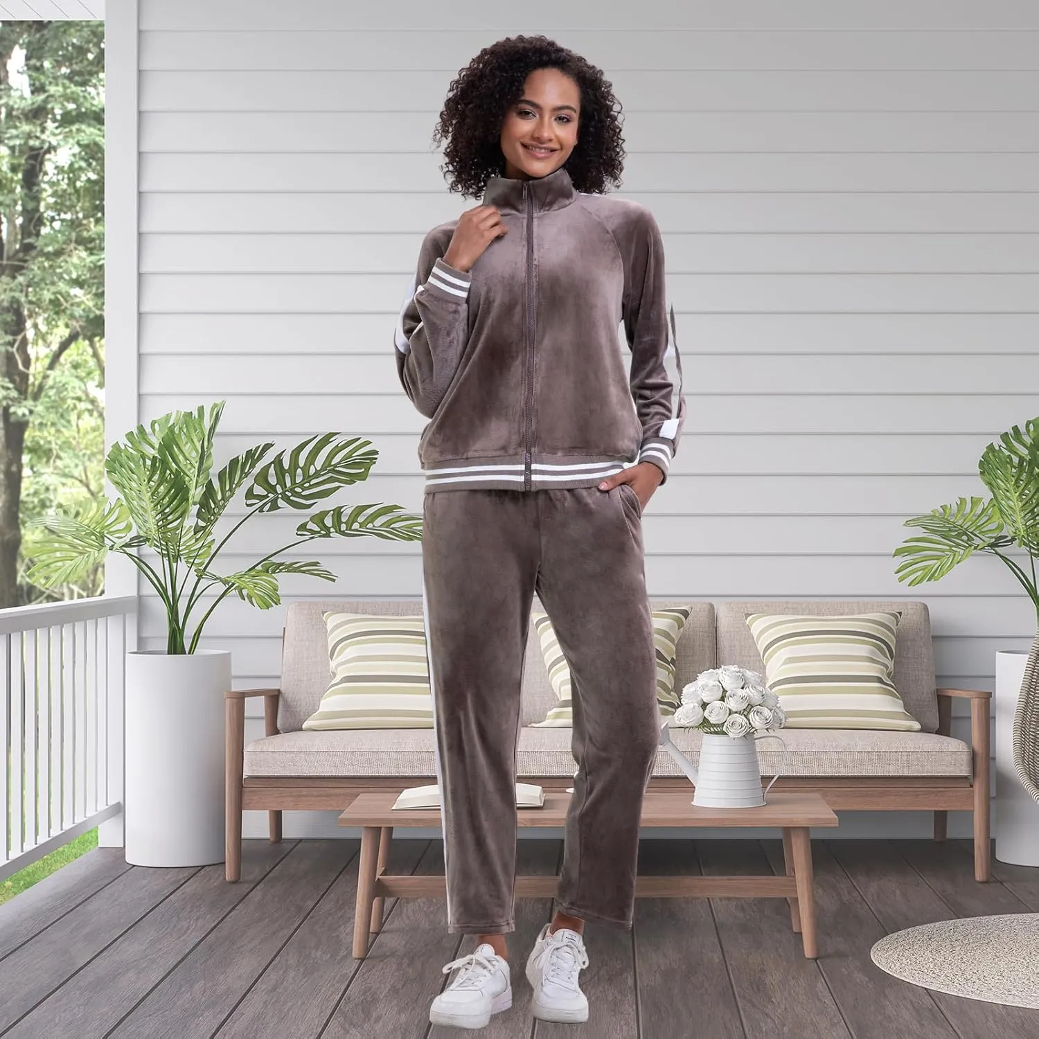 Women's Velour Tracksuit Zip-Up Jacket and Jogger Pants with Pockets Sweatsuit Loungewear Set 2 Piece Loose Fit